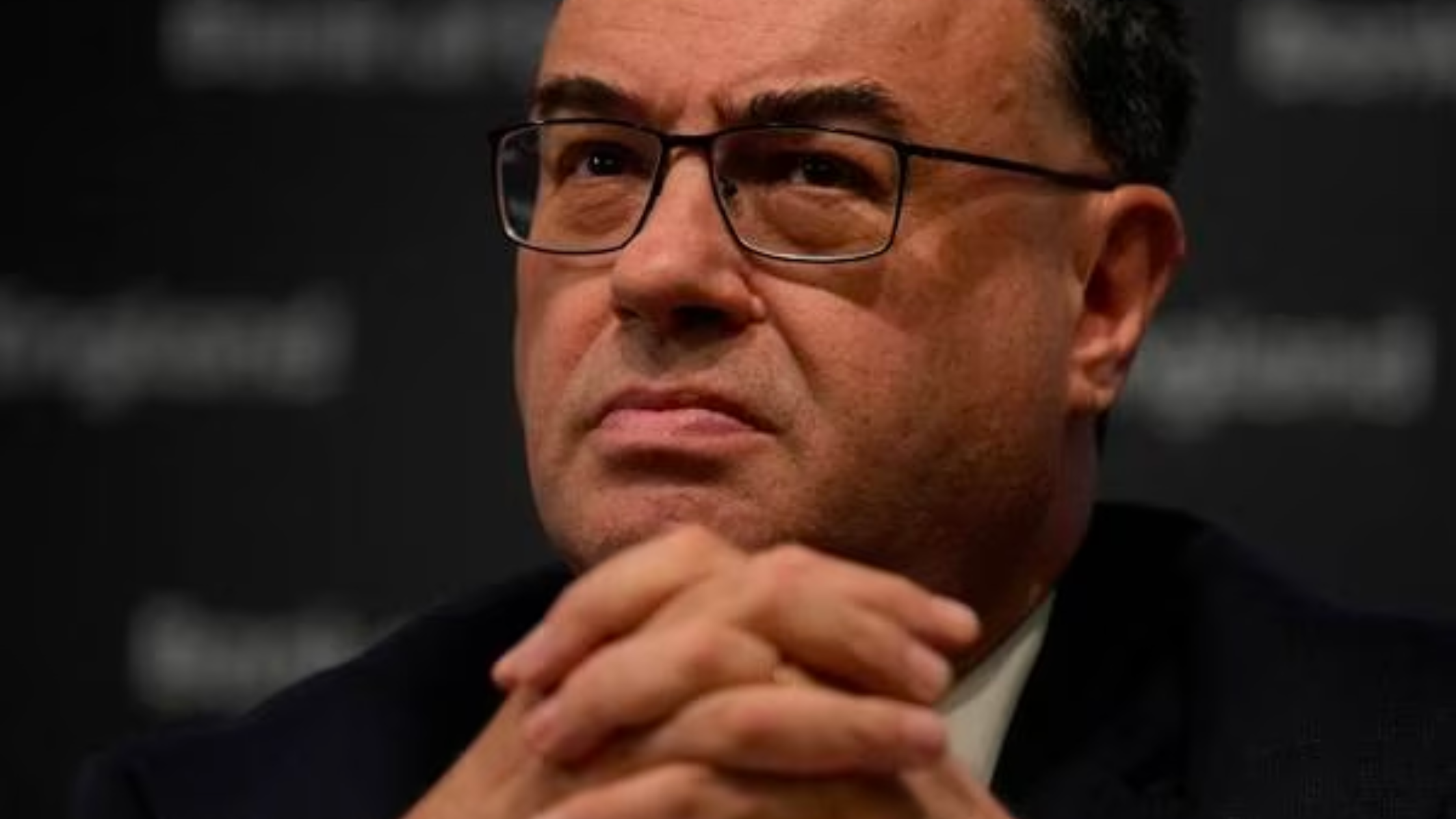 Bank of England Governor, Andrew Bailey, informed Parliament that the UK is drawing closer to the peak level of interest rates, although he cautioned about the potential for rising inflation in August due to fuel prices. 